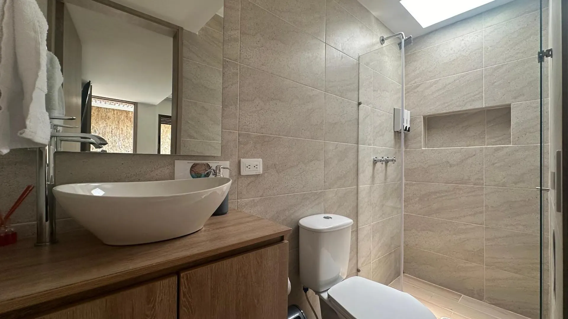 ***** Hotel One Fourteen Rooms Bogota Colombia